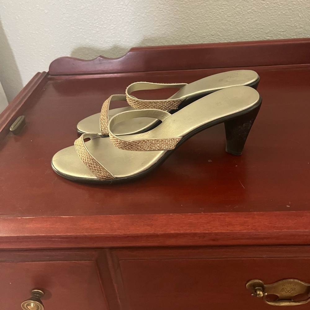 Elegant Tan Heeled Sandals